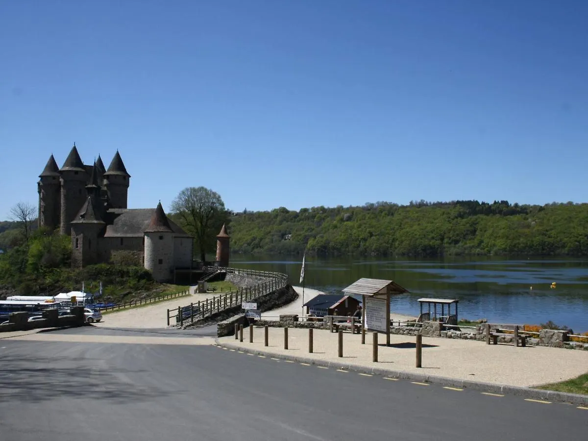 Pretty Chalet In Beaulieu With Private Pool Holiday home Beaulieu (Cantal)